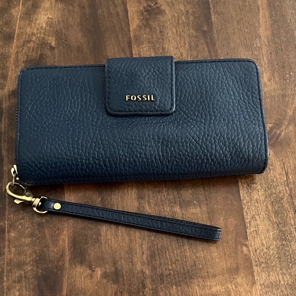 Fossil Navy blue Textured Leather Wristlet Wallet - Picture 13 of 13